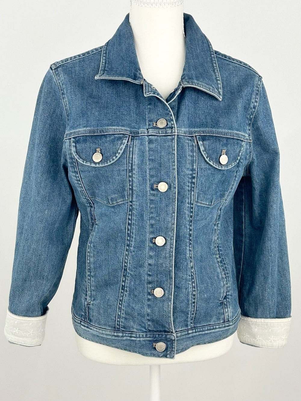 J Jill Denim Jacket Medium Petite Stretch Floral Cuff Blue Jean Jacket